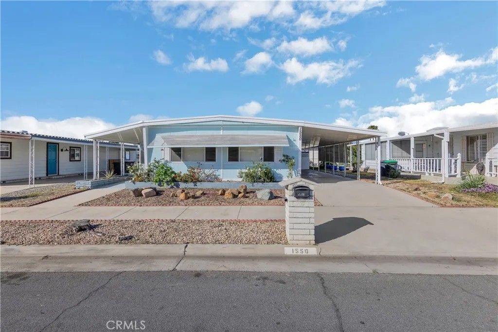 Photo of 1550 San Vicente Dr, Hemet, CA 92543 (MLS # IV26022780)
