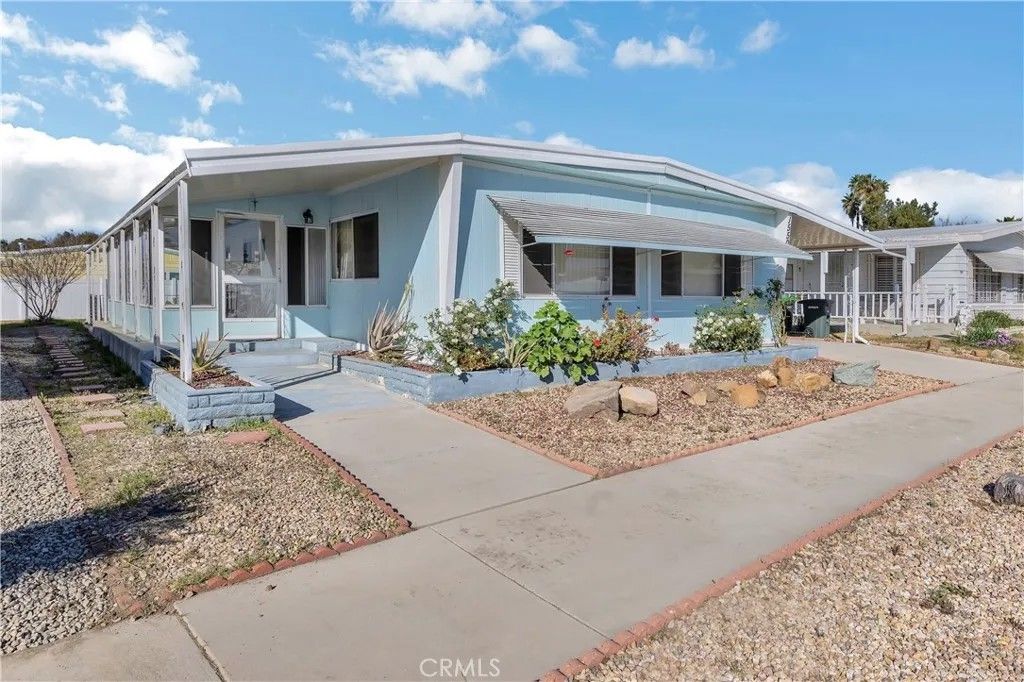 Photo of 1550 San Vicente Dr, Hemet, CA 92543 (MLS # IV26022780)