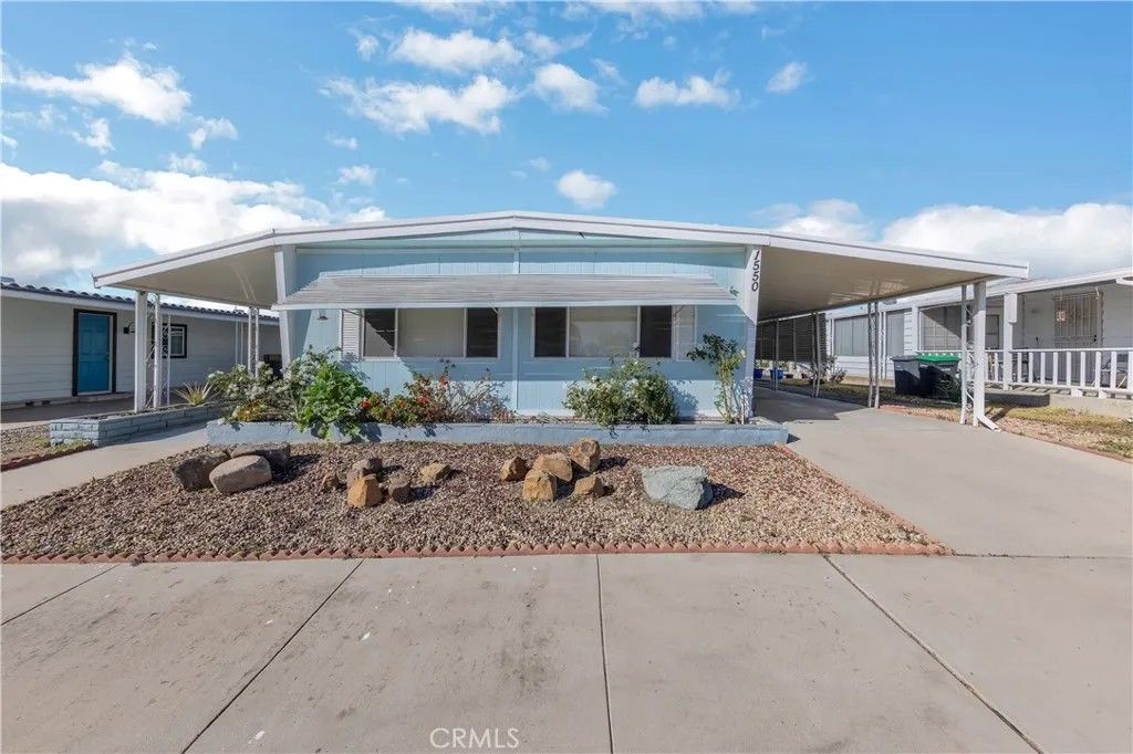 Photo of 1550 San Vicente Dr, Hemet, CA 92543 (MLS # IV26022780)