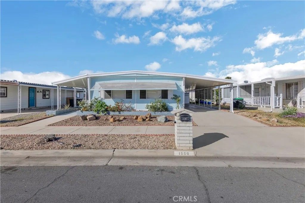 Photo of 1550 San Vicente Dr, Hemet, CA 92543 (MLS # IV26022780)