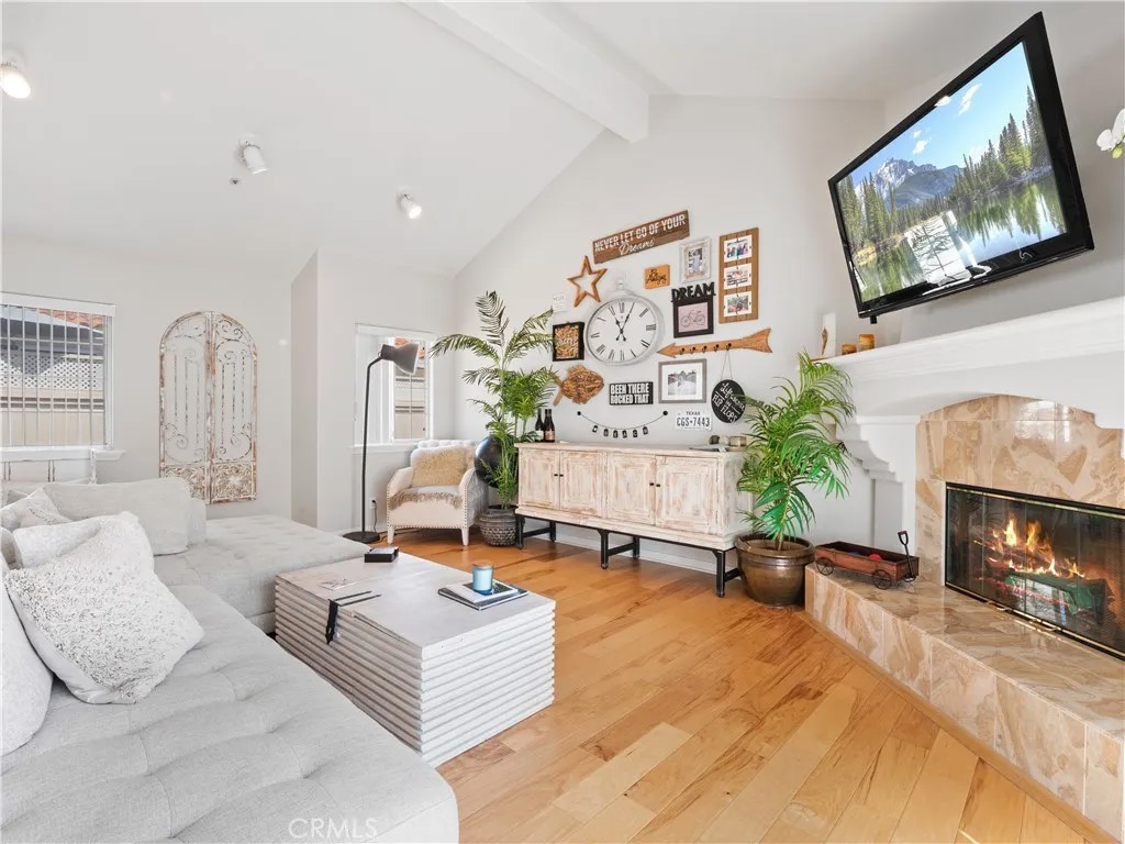 2517 Rockefeller B