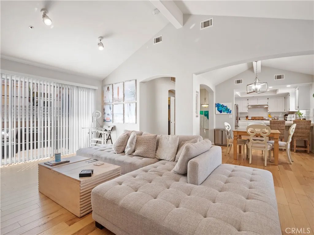 2517 Rockefeller B