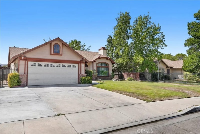 4100 E Avenue Q11