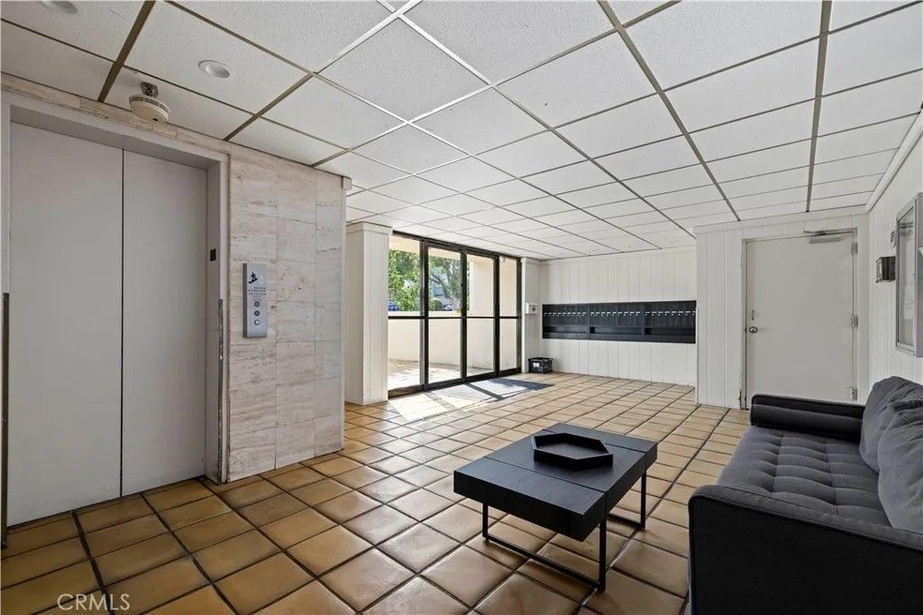 Photo of 515 N Kenwood St #112, Glendale, CA 91206 (MLS # GD25248687)