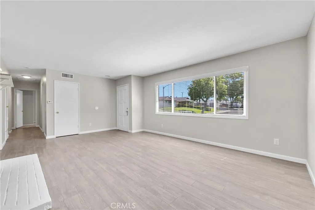 6853 Morningside