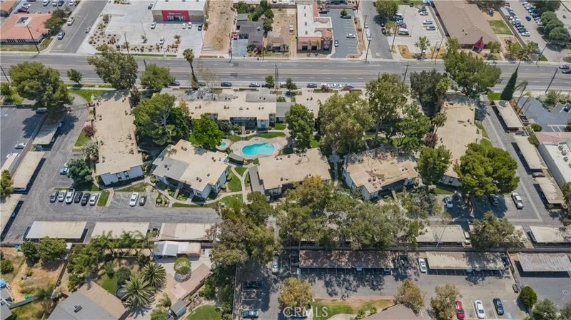 1735 E Washington Street F-15