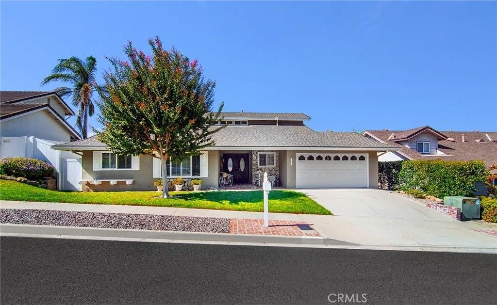 Photo of 1391 Morrow Circle, Thousand Oaks, CA 91362 (MLS # SR26038218)