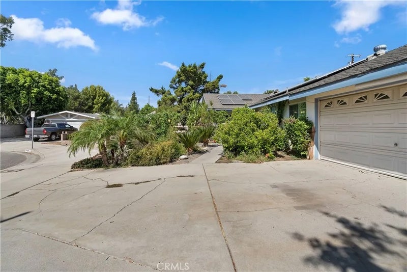 11441 Wish Avenue