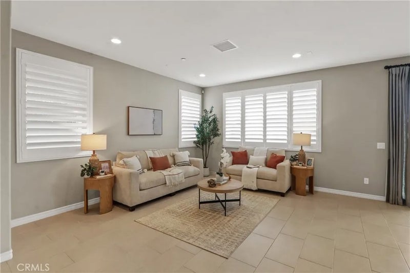 618 S Lakeshore Drive