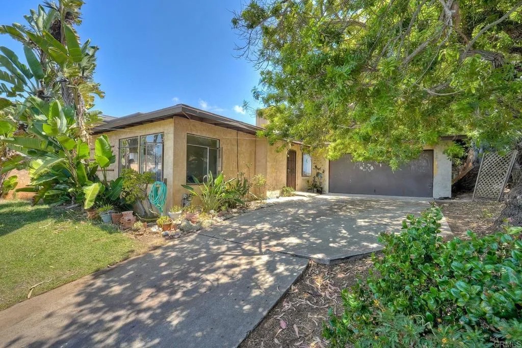 752 S Cedros Avenue