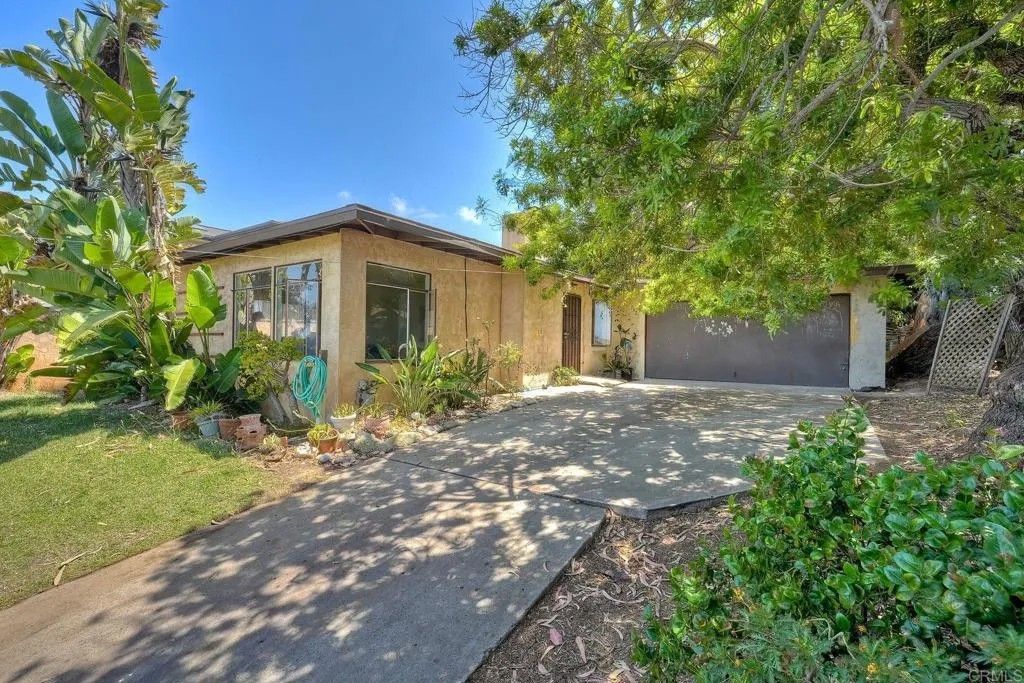 Photo of 752 S Cedros Avenue, Solana Beach, CA 92075 (MLS # NDP2605104)