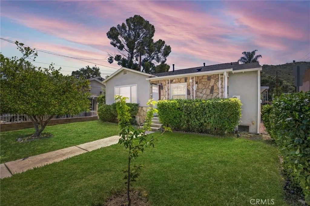 Photo of 7664 Beckett Street, Tujunga, CA 91042 (MLS # CV26090863)
