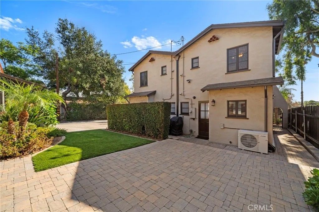 Photo of 387 W Sierra Madre, Sierra Madre, CA 91024 (MLS # LG25252501)