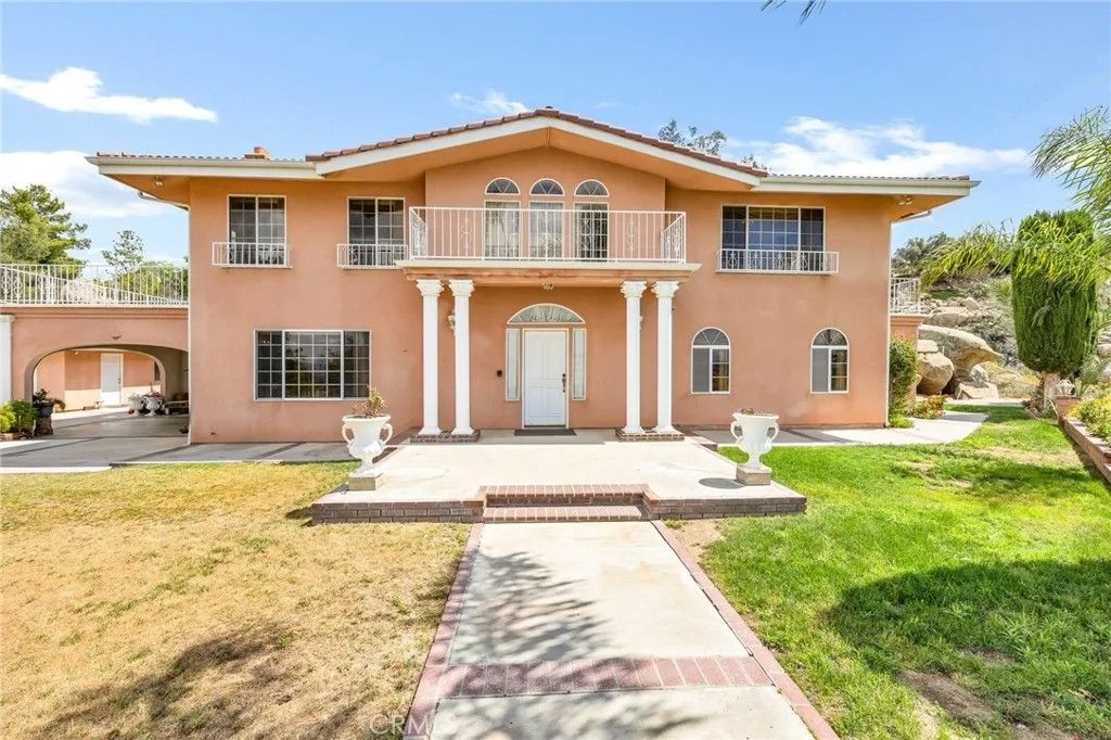 Photo of 28368 Rawlings Road, Hemet, CA 92544 (MLS # SW26038251)