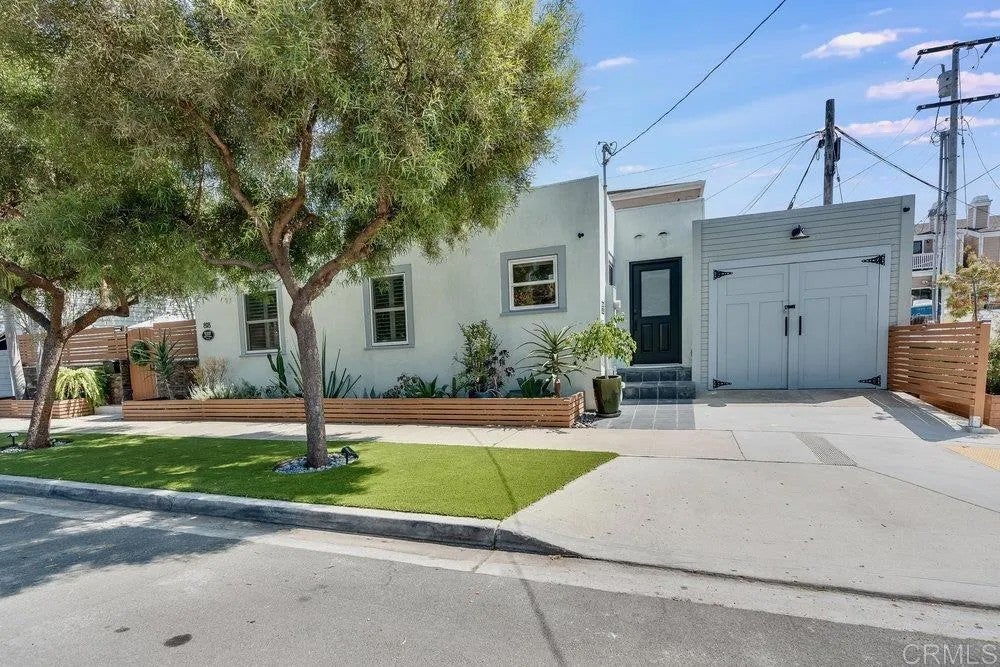 818 7th Street