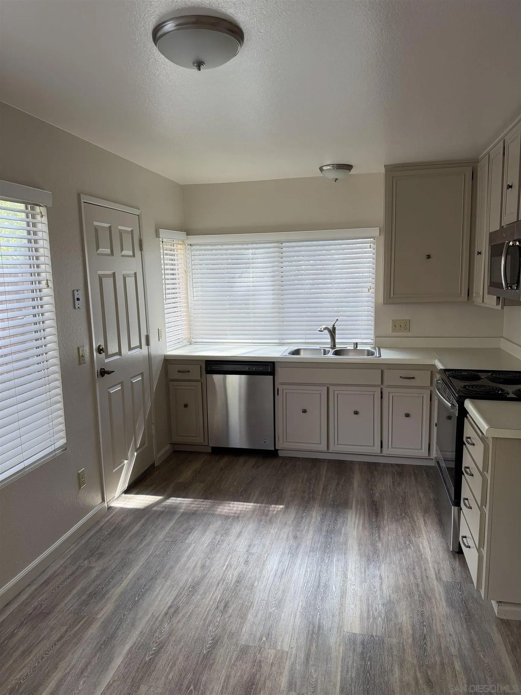 Photo of 7175 Tuxedo Road, San Diego, CA 92119 (MLS # 260025172)