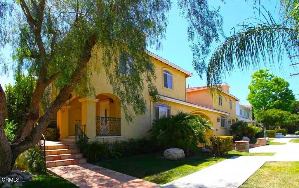 Photo of 2516 Montrose Avenue #5, Montrose, CA 91020 (MLS # P1-26262)