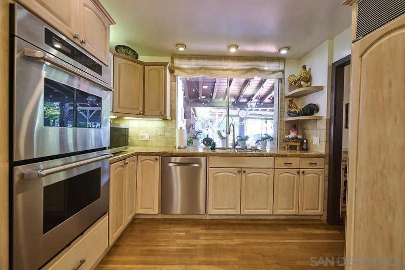 2454 presidio dr