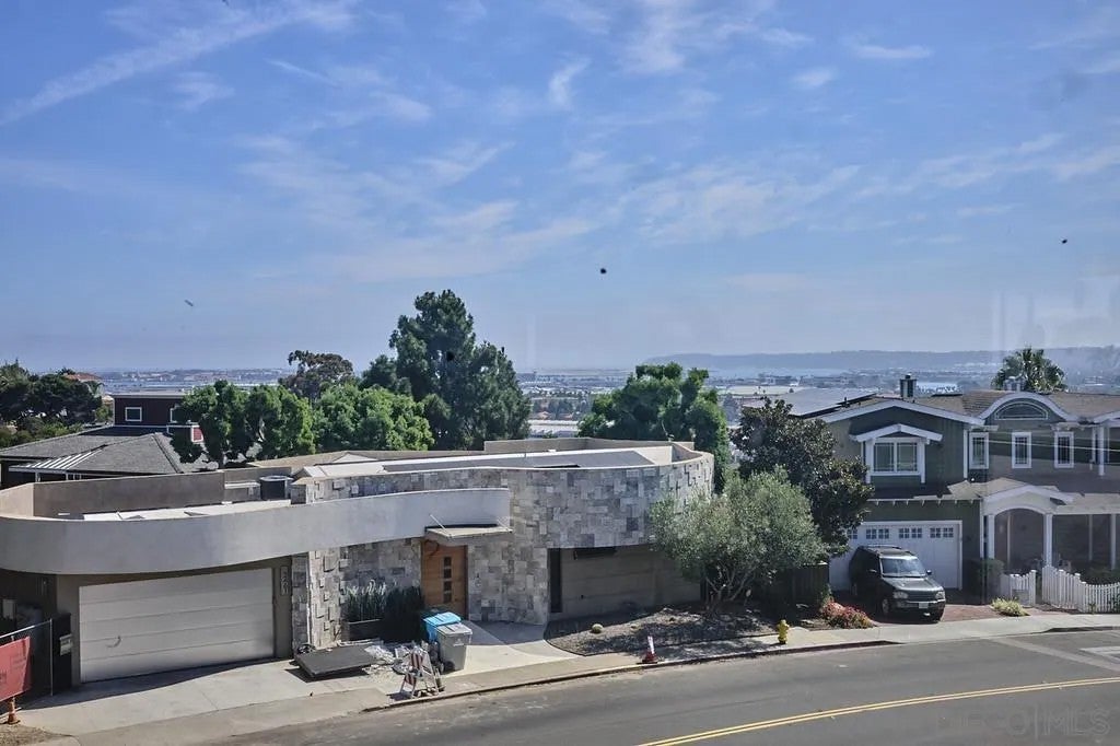 2454 presidio dr