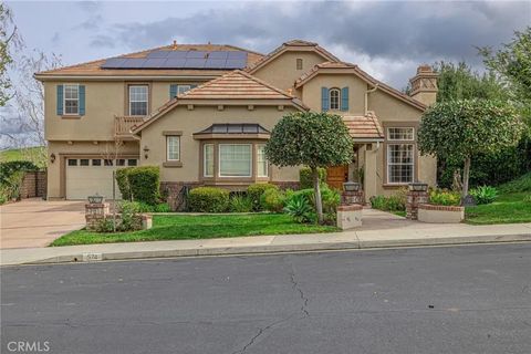 Photo of 574 Oak Tree Court, Simi Valley, CA 93065 (MLS # SR26048098)