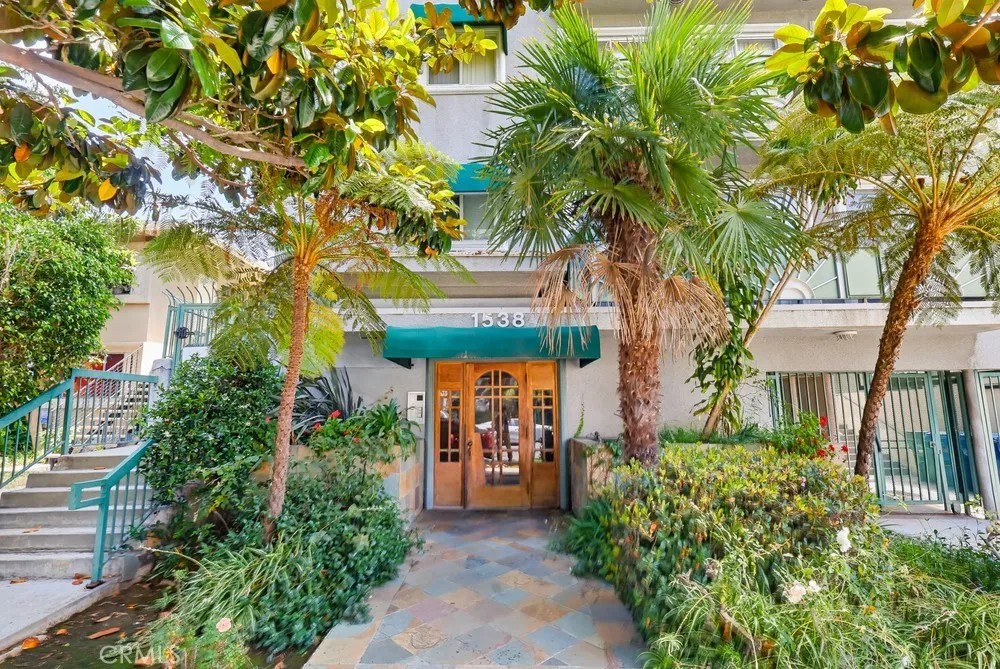 1538 Stoner Avenue 303