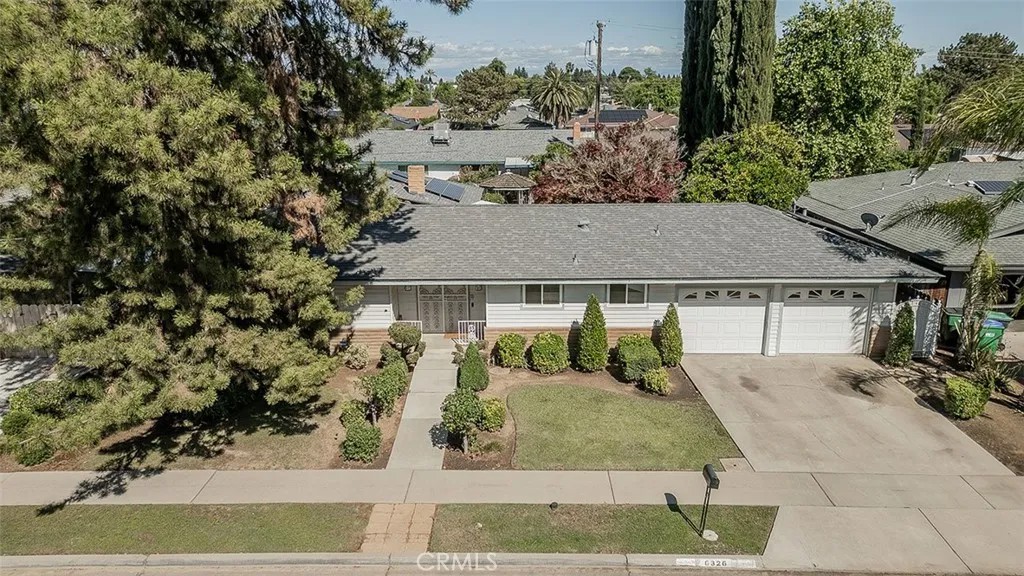 6326 N Bergeron