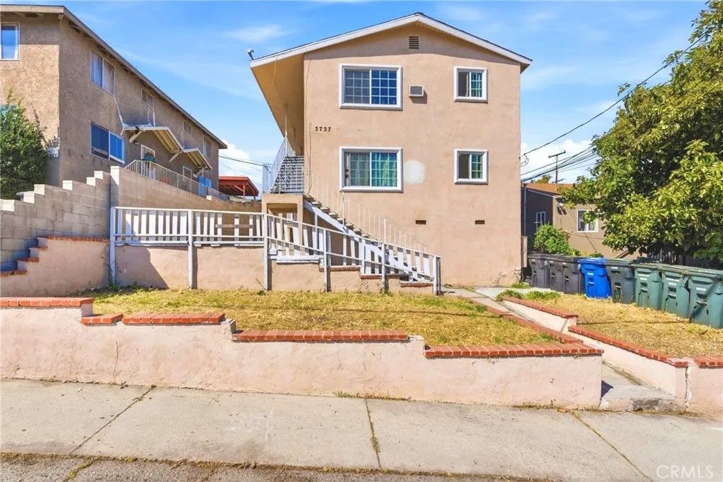 Photo of 3737 Whiteside St, Los Angeles, CA 90063 (MLS # SR26052470)