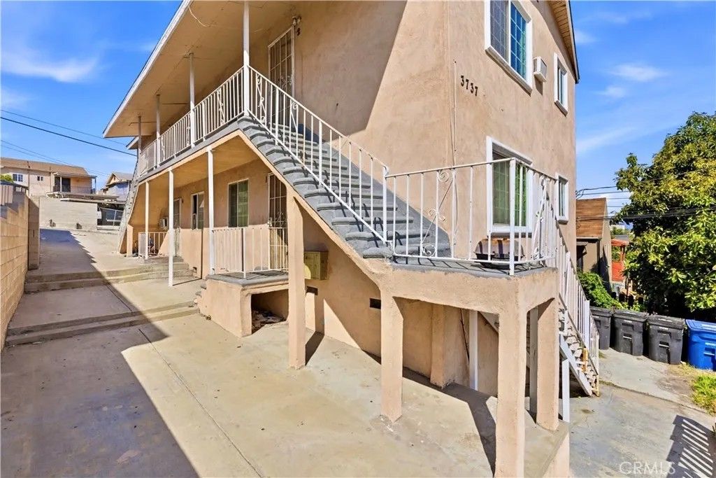 Photo of 3737 Whiteside St, Los Angeles, CA 90063 (MLS # SR26052470)