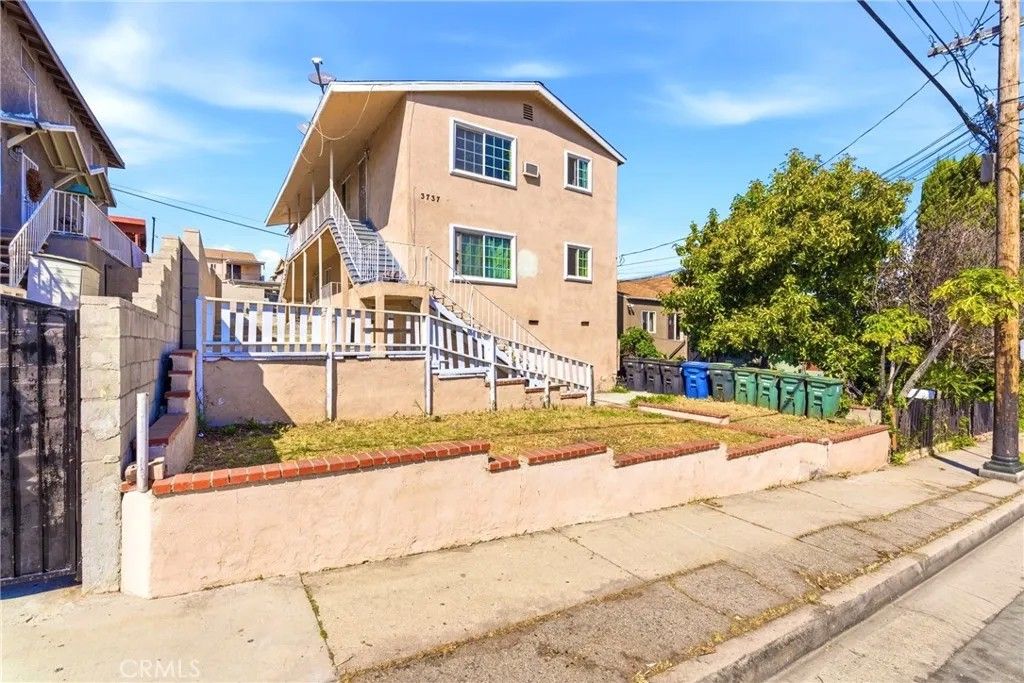 Photo of 3737 Whiteside St, Los Angeles, CA 90063 (MLS # SR26052470)