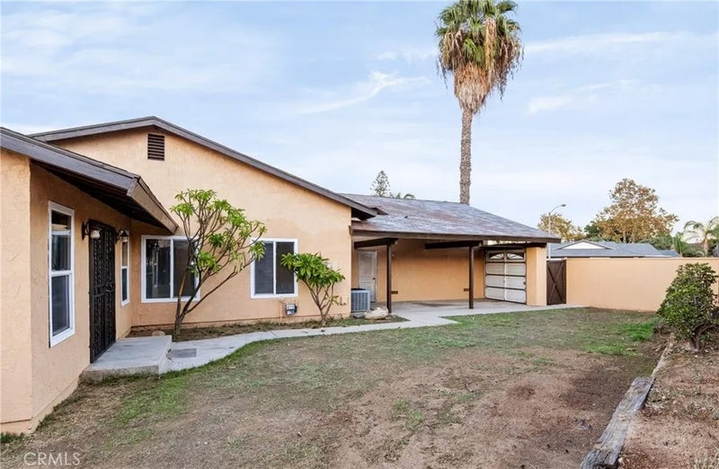 1216 Hampton Circle