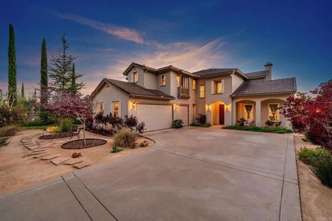 Photo of 1545 Loch Ness Drive, Fallbrook, CA 92028 (MLS # NDP2603991)