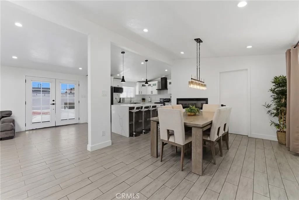 8531 Vicki Dr