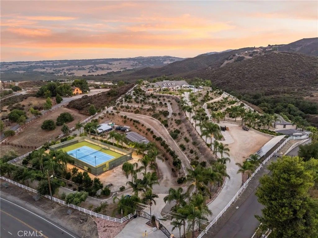 Photo of 35751 Avenida La Cresta, Murrieta, CA 92572 (MLS # SW25220059)