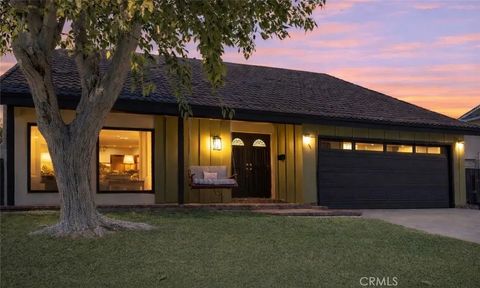 28975 Lotusgarden Dr Canyon Country CA 91387