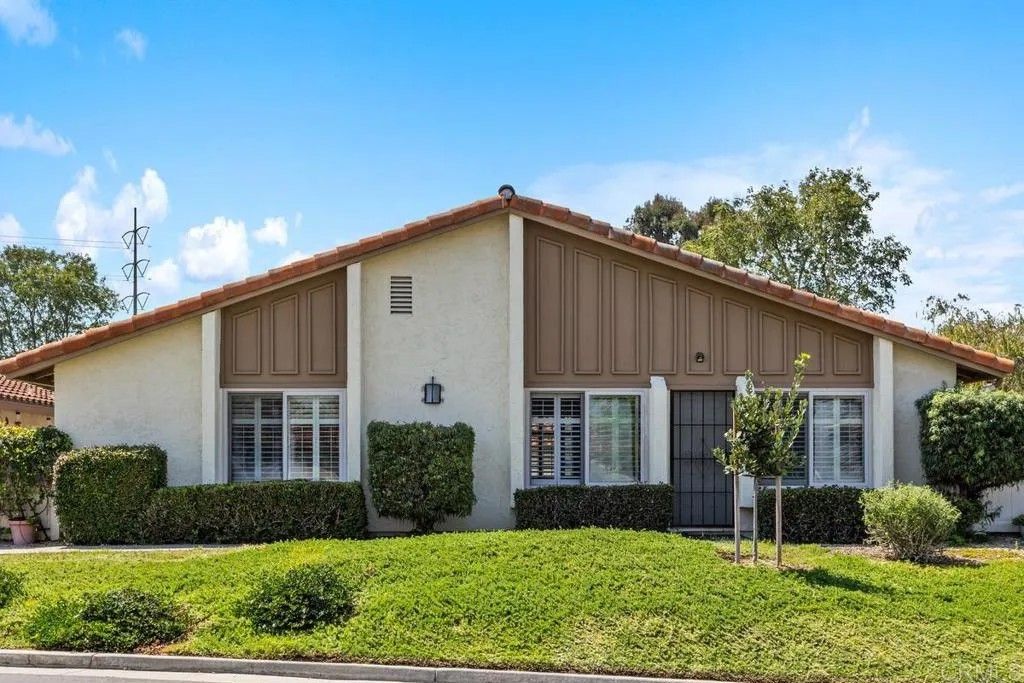 Photo of 204 Summerside Lane, Encinitas, CA 92024 (MLS # NDP2508062)