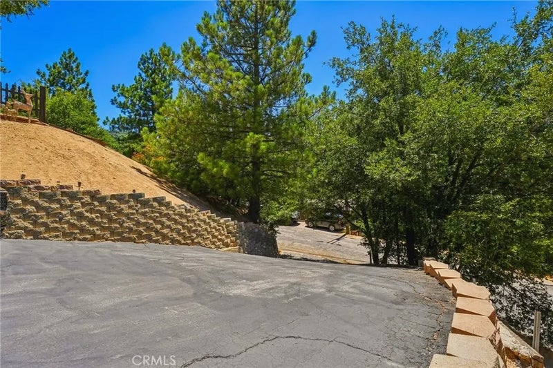463 Delle Drive