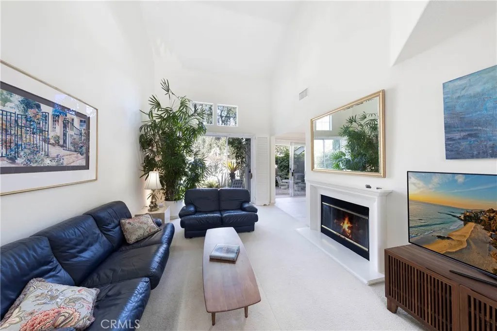 8 Longbourn Aisle