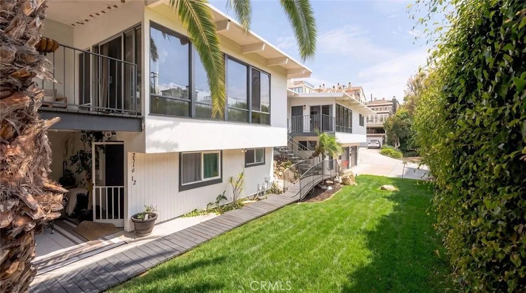 2516 Bayside Dr