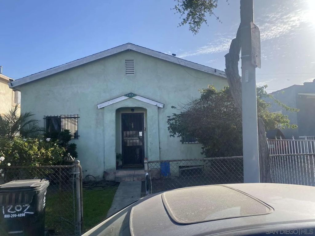 Photo of 1202 E E 76Th St, Los Angeles, CA 90001 (MLS # 260002655)
