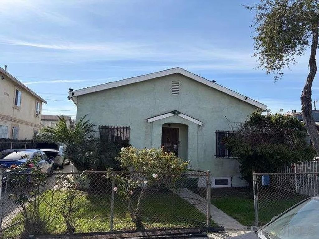 Photo of 1202 E 76Th St, Los Angeles, CA 90001 (MLS # 260002655)