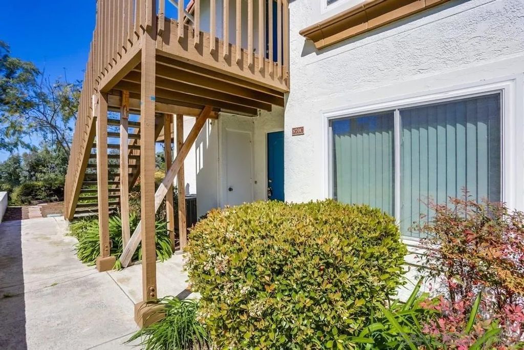 Photo of 870 S Rancho Santa Fe Rd #C, San Marcos, CA 92078 (MLS # 260010038)