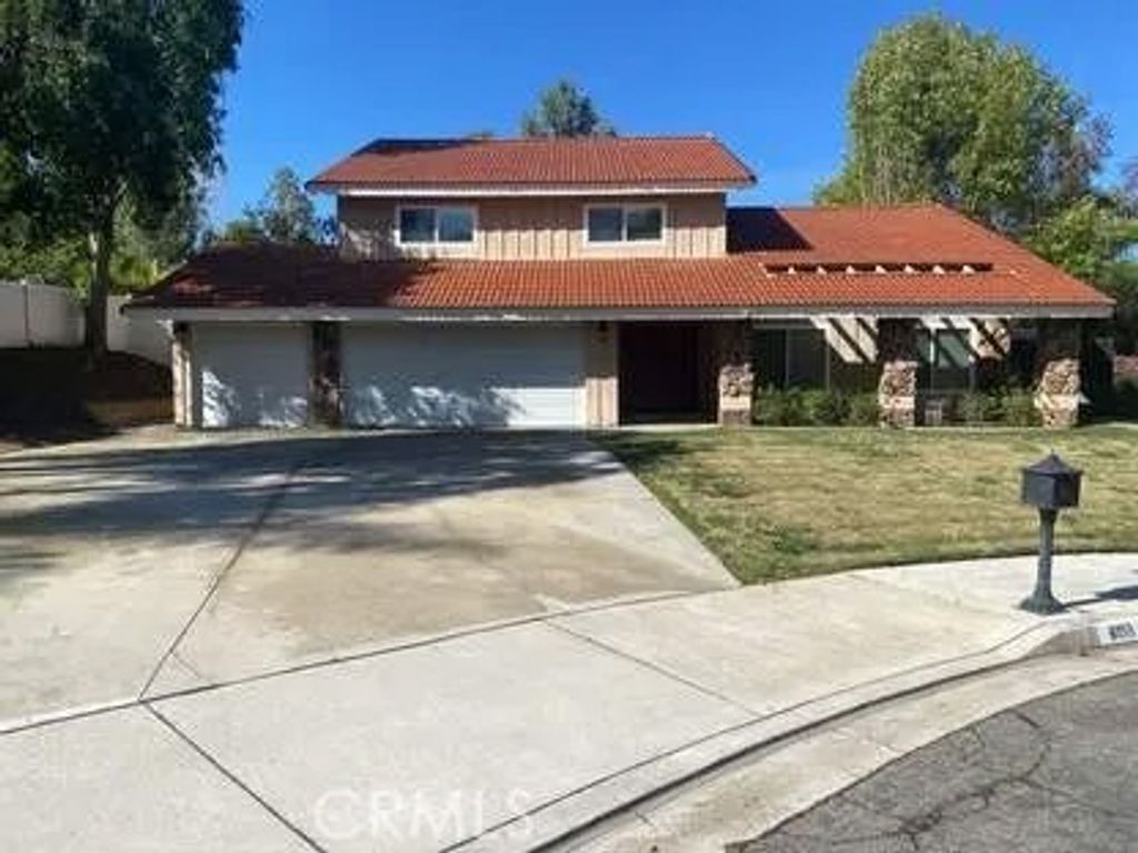 Photo of 6055 Saint Augustine Dr, Riverside, CA 92506 (MLS # IV26035434)