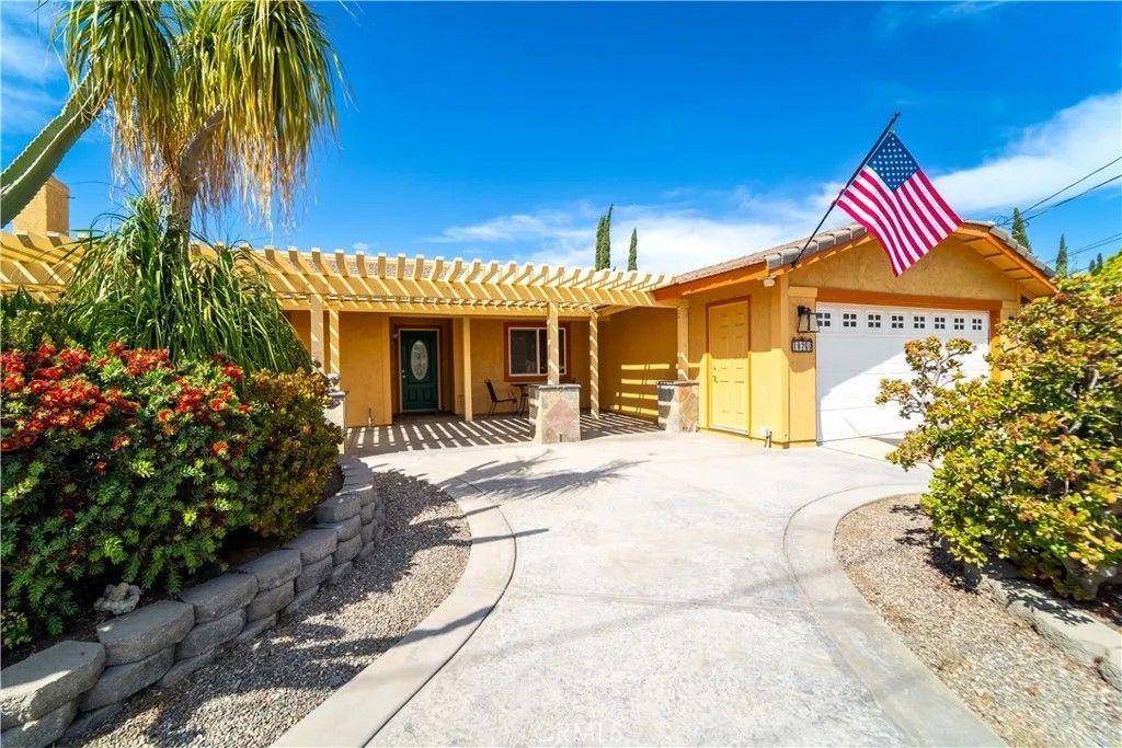 Photo of 18760 Boulder Ave, Riverside, CA 92508 (MLS # IV26077737)