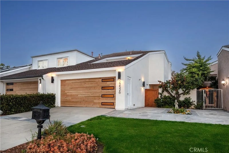 22526 Lake Forest Lane