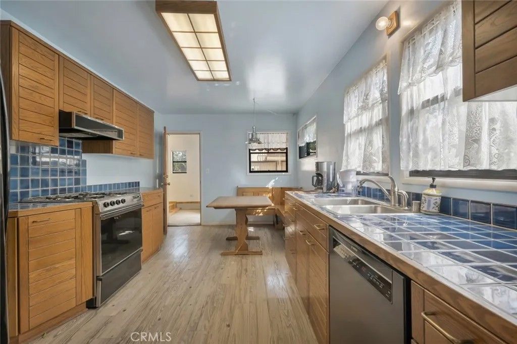 Photo of 357 Vine Street, Glendale, CA 91204 (MLS # BB26069109)