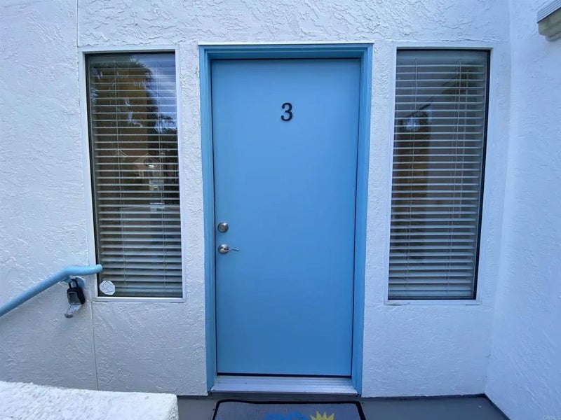 4594 Cove Drive