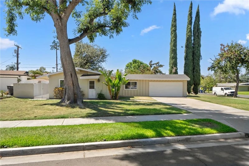 4432 BEVERLY Court