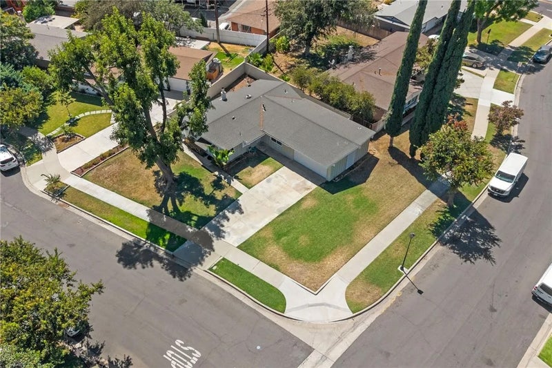 4432 BEVERLY Court