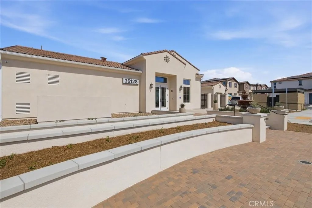 36142 Domingo Avenue 2101