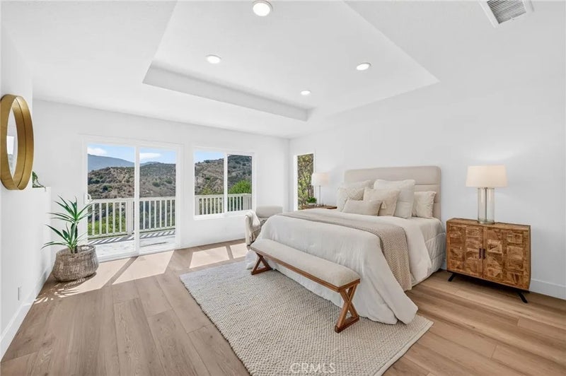 8856 E Crestview Lane